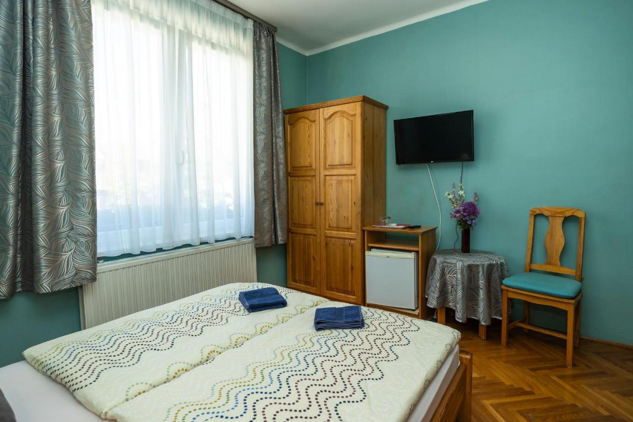 Cecey Vendeghaz Bed & Breakfast Eger Exterior photo